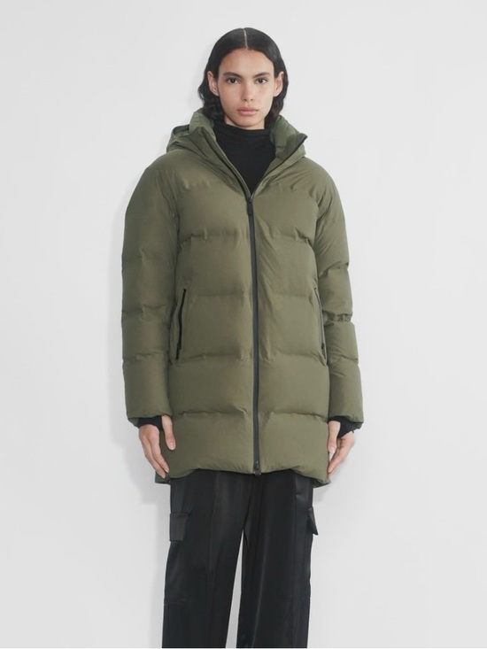 Aritzia Jackets & Blazers - Aritzia The Super Puff₂O™ Mid - Rainstop™
